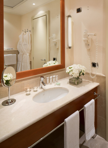 Bedroom 5, Starhotels Grand Milan , Varese