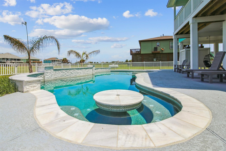 Sport & Beauty 1, Insta-ahhh, Galveston