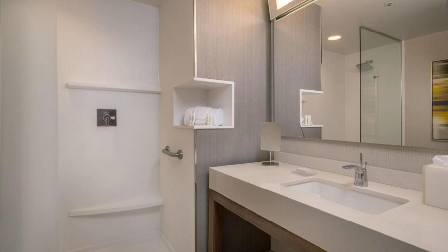 Bathroom 3, Courtyard by Marriott Wayne Fairfield, Passaic