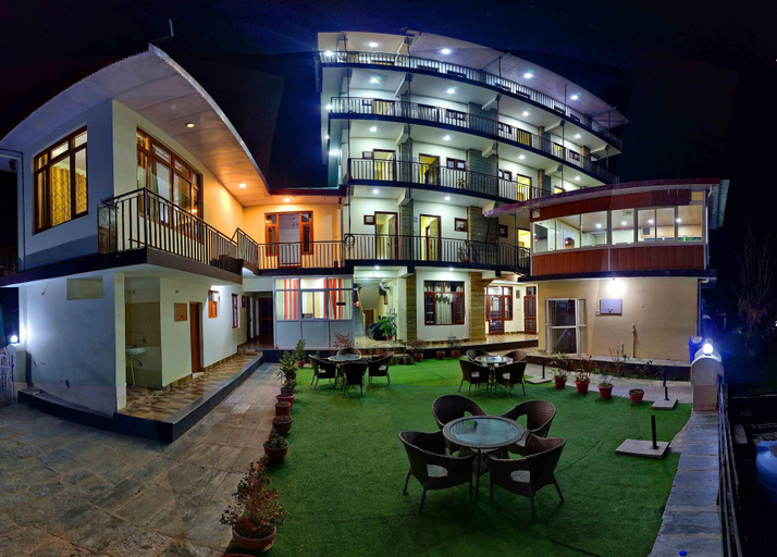 Exterior & Views