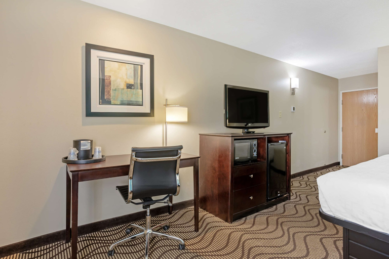 Bedroom 3, Best Western Plus Lonoke Hotel, Lonoke