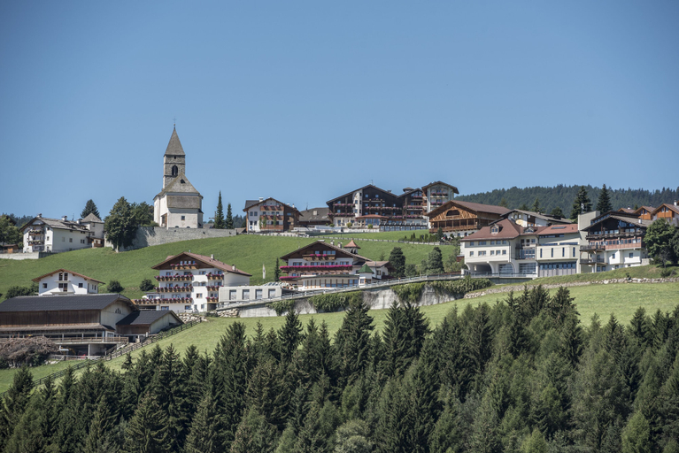 Exterior & Views 2, Panorama Hotel Huberhof, Bolzano