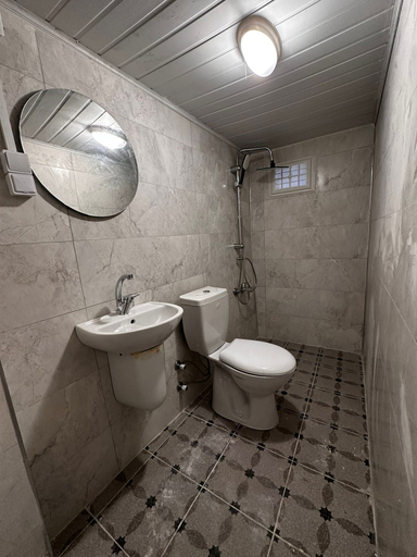 Bathroom, Petra Hotel & Coffee House, Merkez