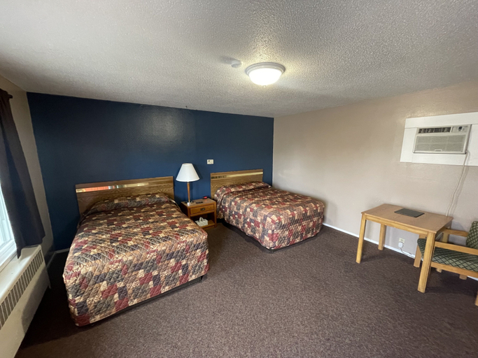 Bedroom, The Village Motel, Hardin