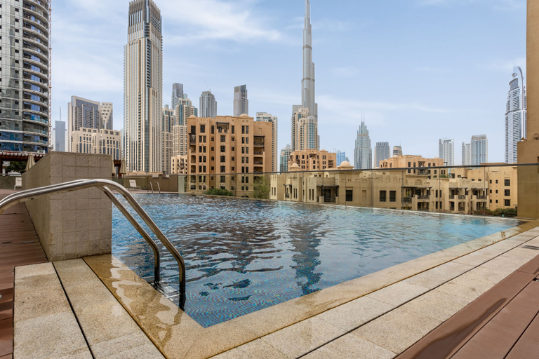 Sport & Beauty 5, Waves - Chic Apartment With Dubai Skyline Views, Dubai