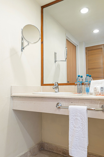 Bathroom 5, Krystal Vallarta, Puerto Vallarta
