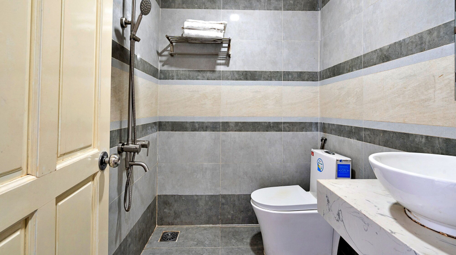 Bathroom 3, HANZ Minh Thu Hotel Tan Binh, Tân Bình