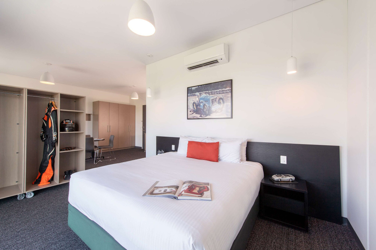 Bedroom 3, Rydges Pit Lane Hotel, The Coorong