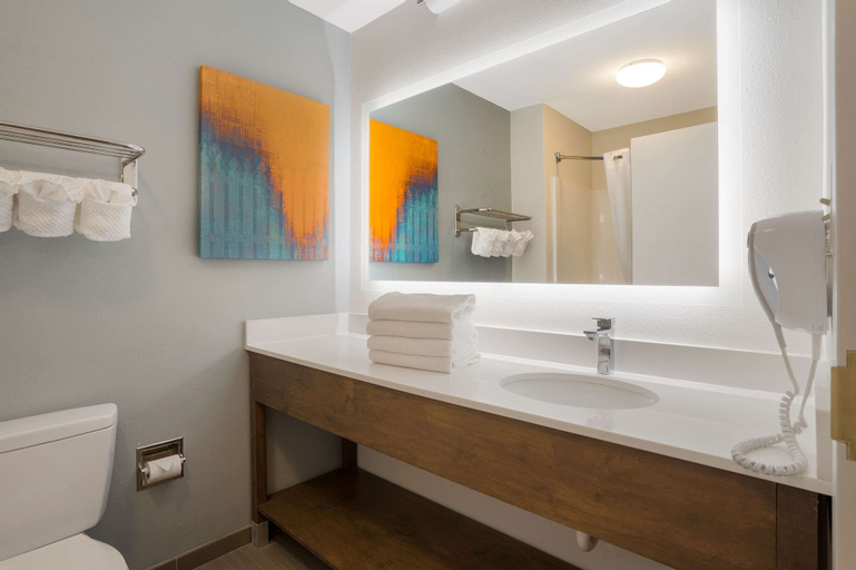 Bedroom 3, MainStay Suites Wilmington - University Area, New Hanover