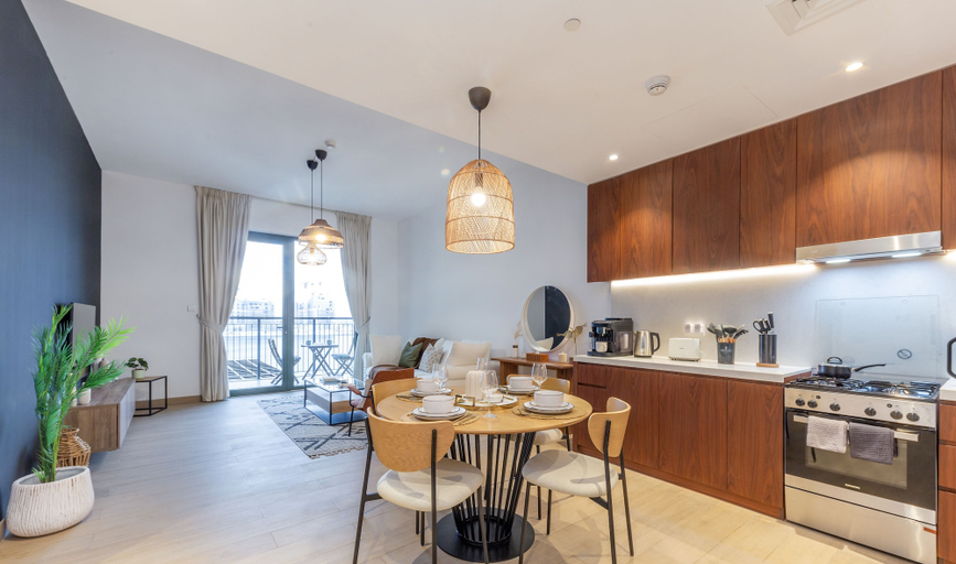 In-room dining 4, Manzil - 1BR | Near La Mer Beach | Pool & Sea View, Dubai