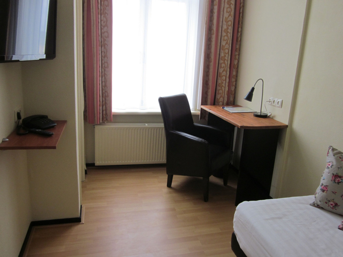 Bedroom 4, Fletcher Beachhotel Scheveningen, The Hague