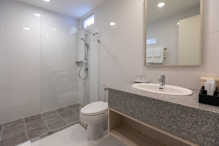 Bathroom 5, Kantary Hotel Ban Chang, Ban Chang