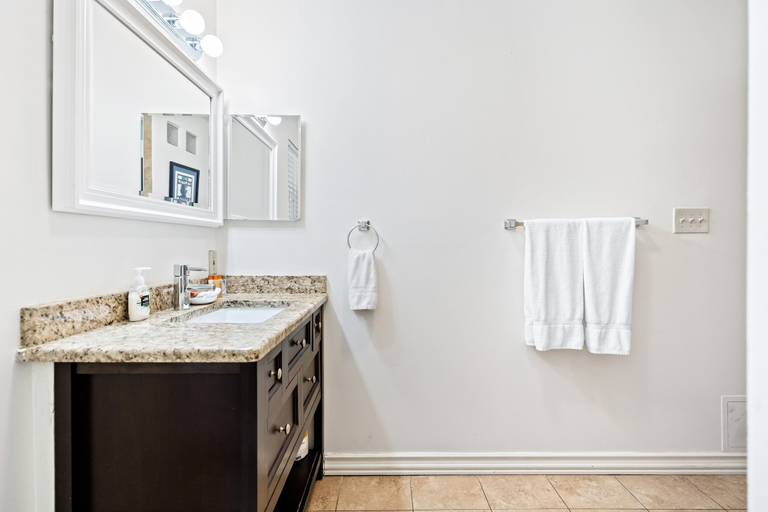 Bathroom 4, Screened-in Porch Walkable to Soco, Travis