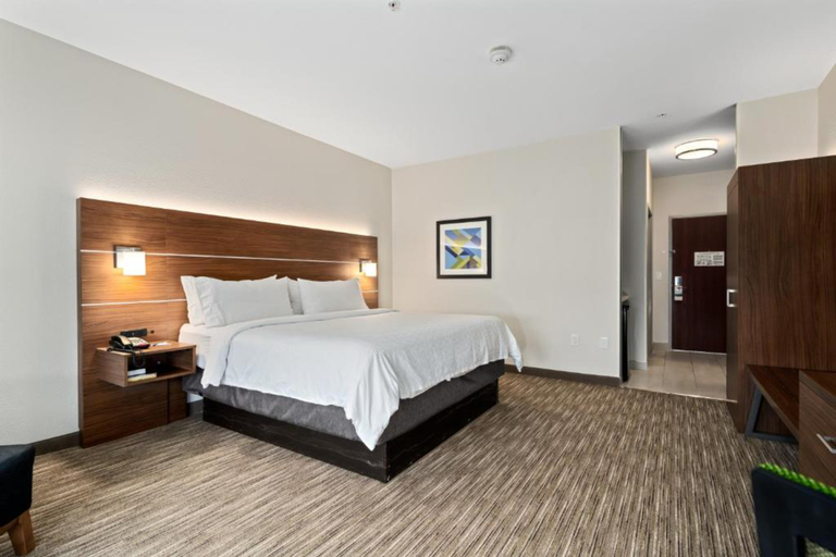 Bedroom 4, Holiday Inn Express & Suites VAN BUREN-FT SMITH AREA by IHG, Crawford