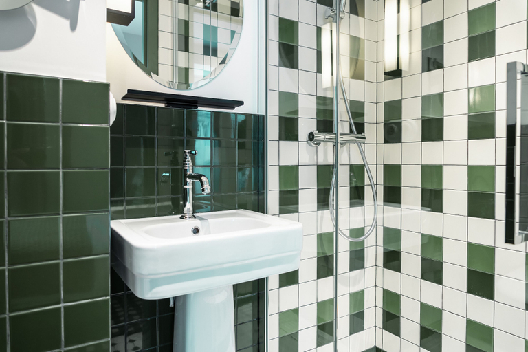 Bathroom 4, Kraft Hotel, Paris