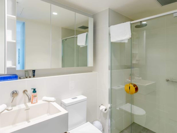 Bathroom 4