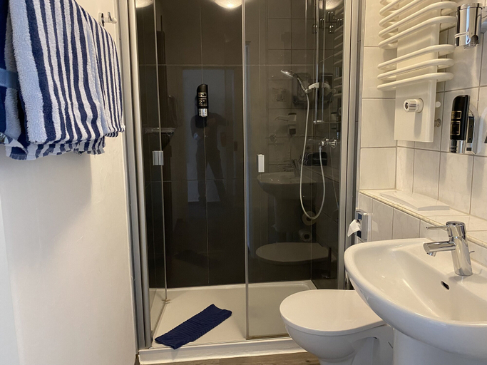 Bathroom 5, Trip Inn Parkhotel Bad Ems, Rhein-Lahn-Kreis
