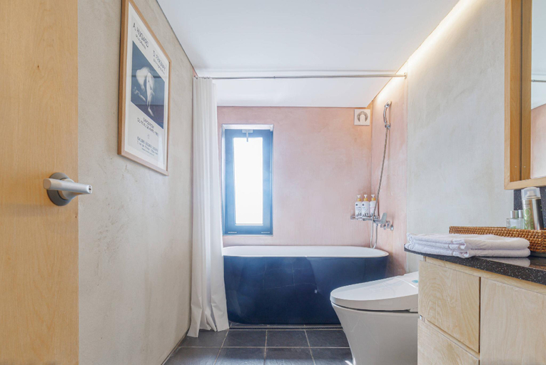 Bathroom 3, Taeahn Beach Resortel, Taean