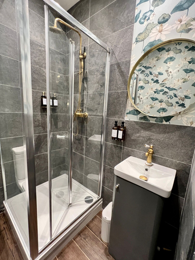 Bathroom 3, Kyoto Rooms, Hampshire