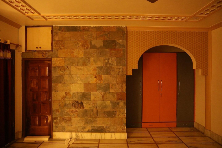 Others 5, Villa Benares, Varanasi