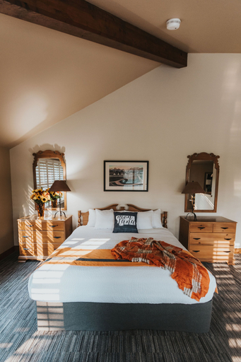 Bedroom 3, Grouse Mountain Lodge, Flathead