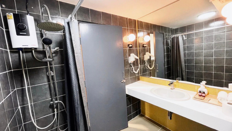 Bathroom 5, R1 Nimman Hotel Chiangmai, Muang Chiang Mai