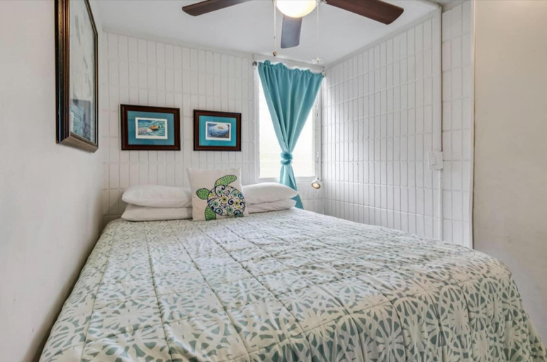 Bedroom 2, Luxury Oceanview Punaluu Condo, Honolulu