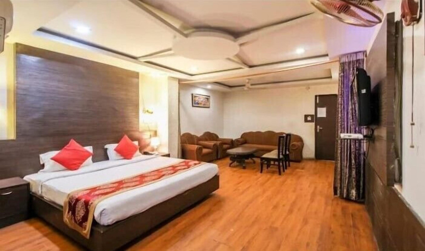 Bedroom 5, Monarch Inn, Lucknow