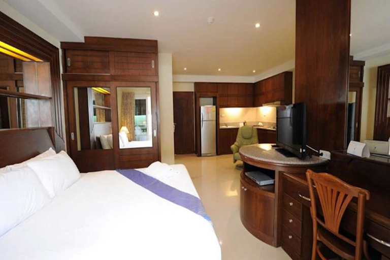 Bedroom 4, Whitehouse Condotel, Pattaya