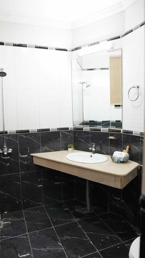 Bathroom 4, La Maison Hotel Islamabad, Islamabad