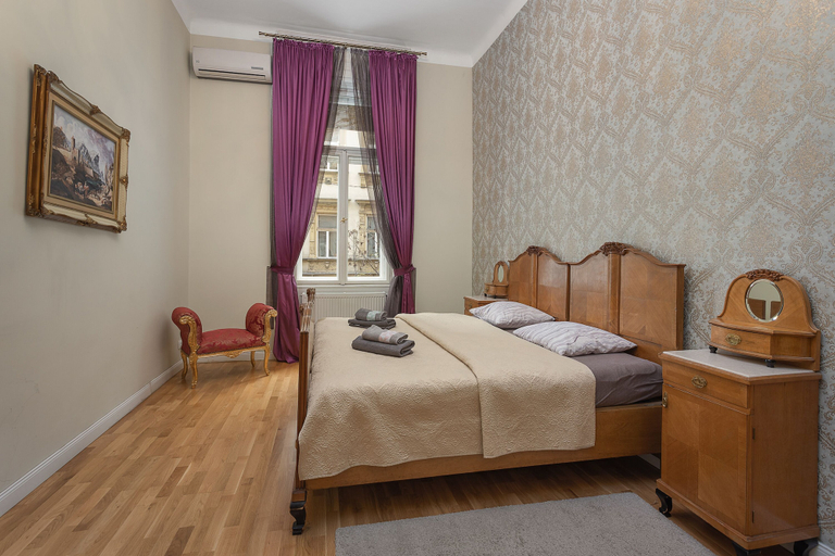 Bedroom 3, New York Palace View Apartment, Budapesti