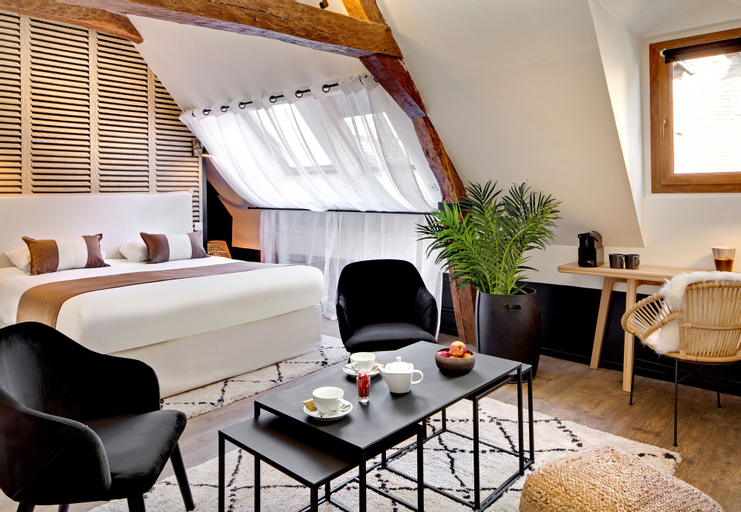 Bedroom 4, Maison des Ducs, Côte-d'Or