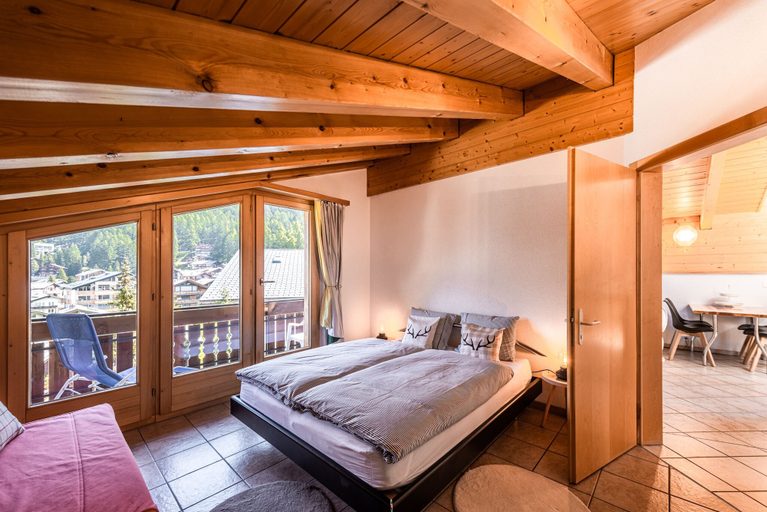 Bedroom 2, Haus Balma- beautiful Zermatt view, Visp