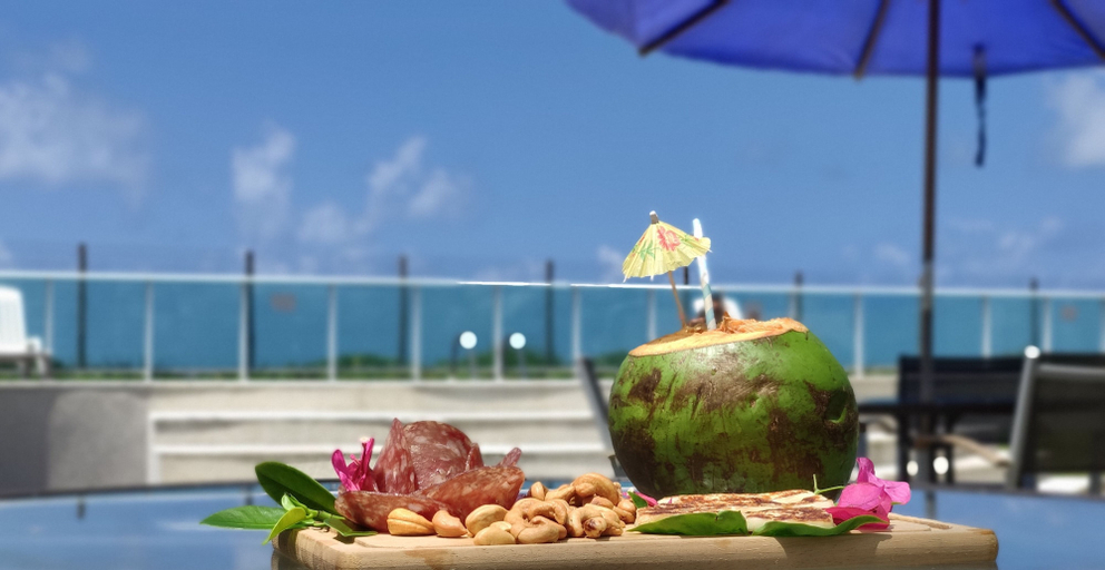 Food & Drinks, Lindo Apartamento com Varanda e Vista Mar, Barra de São Miguel