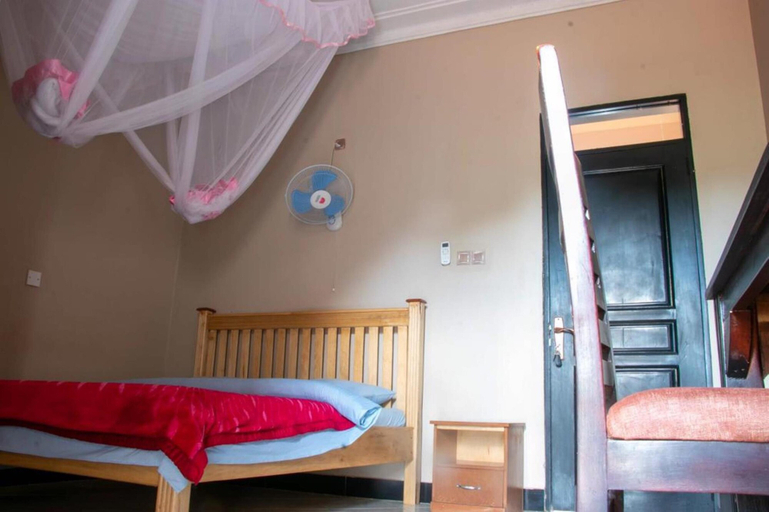 Bedroom 4, Albertine Rock Hotel, Bujenje