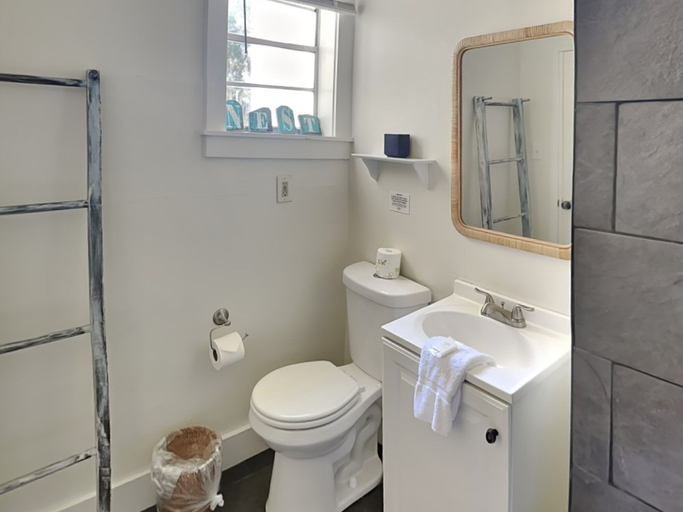 Bathroom, Harmony House, Chatham