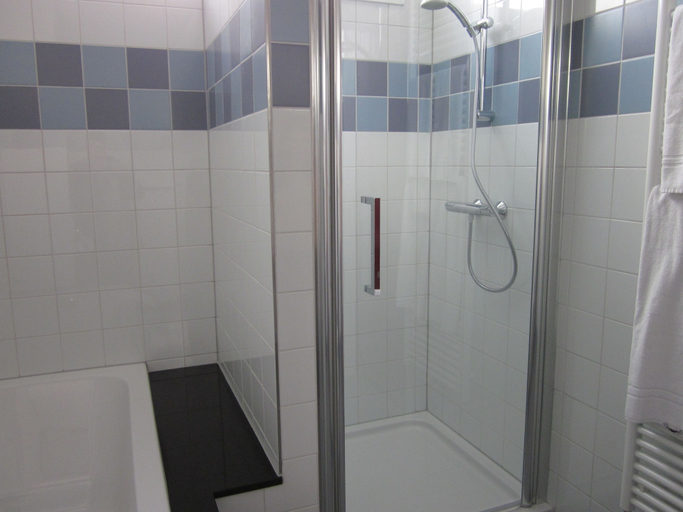 Bathroom 3, Fletcher Beachhotel Scheveningen, The Hague