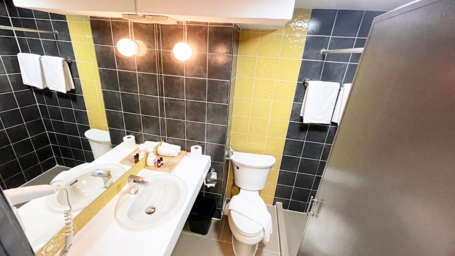 Bathroom 4, R1 Nimman Hotel Chiangmai, Muang Chiang Mai