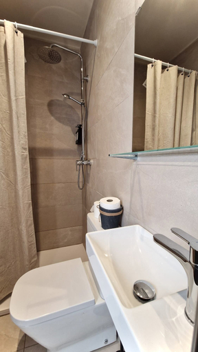 Bathroom 5, BARCELONA PR GUESTHOUSE, Barcelona