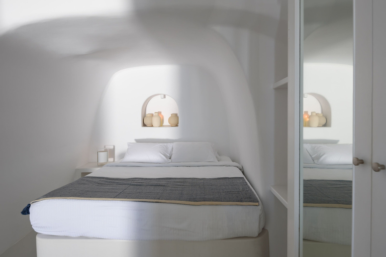 Bedroom 3, Lathouri Cave, South Aegean