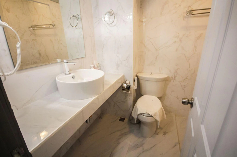 Bathroom 4, R1 Nimman Hotel Chiangmai, Muang Chiang Mai