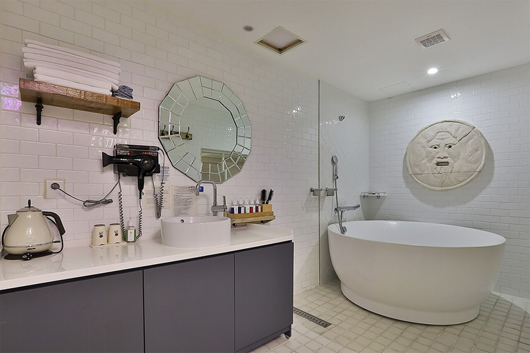 Bathroom 3, February Hotel Hwanggeum, Buk