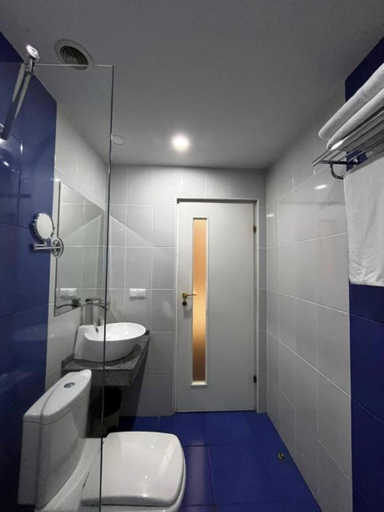 Bathroom 3, Royal Plaza by Stellar Hotels, Yerevan, Yerevan