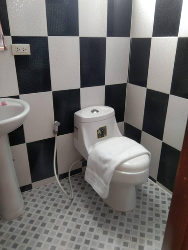 Bathroom, LUCKKY INN RESIDENCY, Pattaya