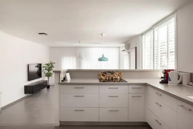 Others 5, Amazing APT Bat-Yam Near Beach