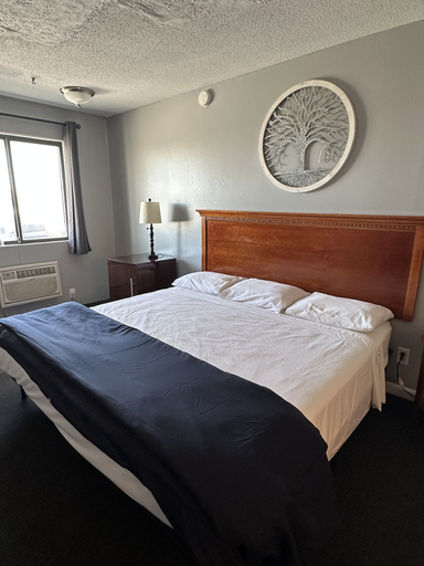Bedroom 2, Paxton Inn Motel, Ford