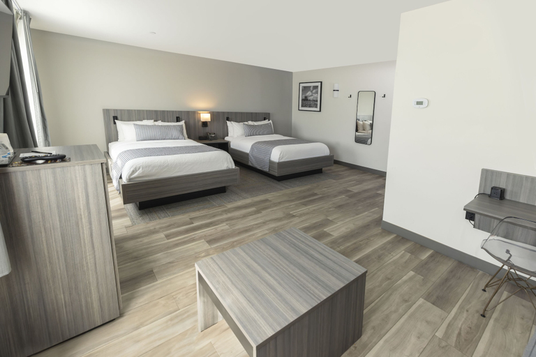 Bedroom 2, The Farmstead Hotel, Pemiscot