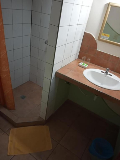 Bathroom, HOSTAL HANSI BOCAS TOWN, Bocas del Toro