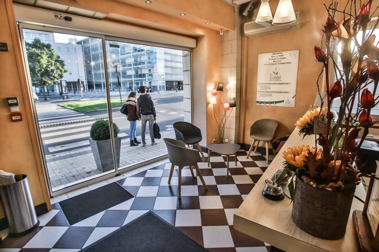 Public Area 3, Hotel De Champagne, Maine-et-Loire