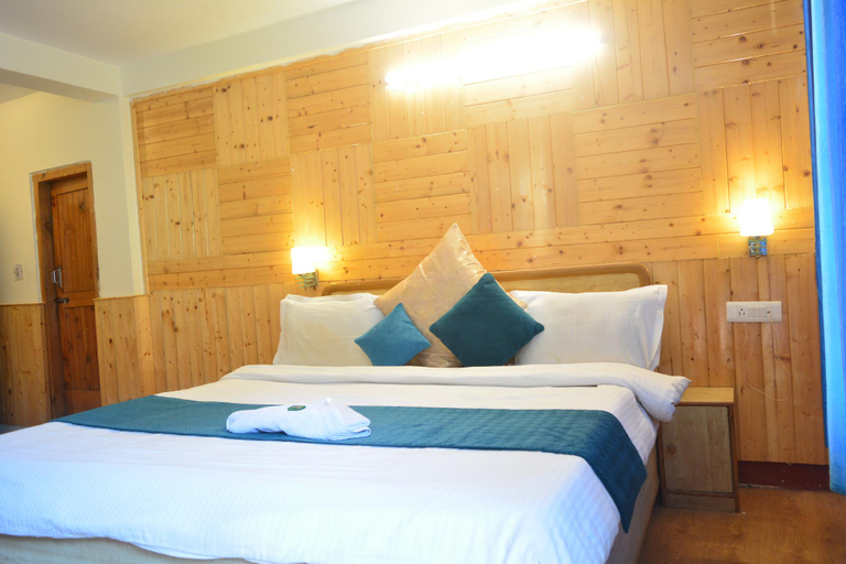 Bedroom 4, Hotel Neelgiri - Manali Diaries, Kullu
